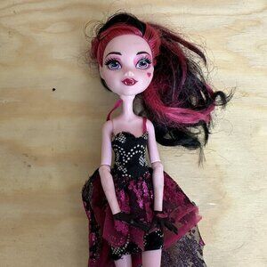 Welcome To Monster High Draculaura Photo Booth Ghouls 2015